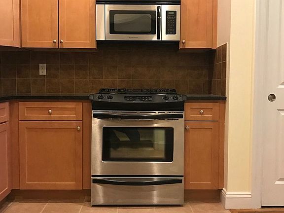 2nd image of 14-25 Broadway #6A