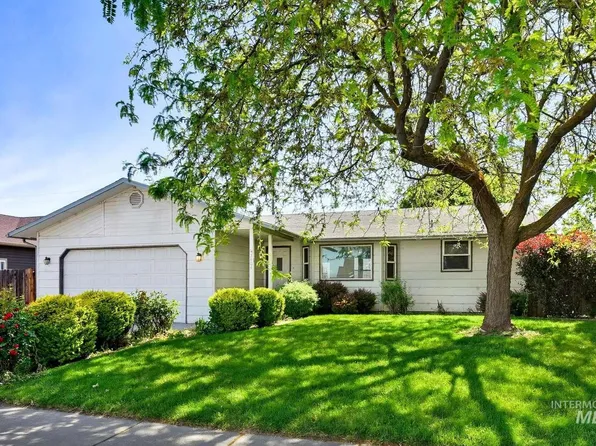 2404 Golden Ave, Fruitland, ID 83619