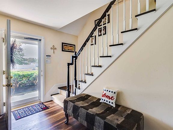 3rd image of 3 Royalston Ln