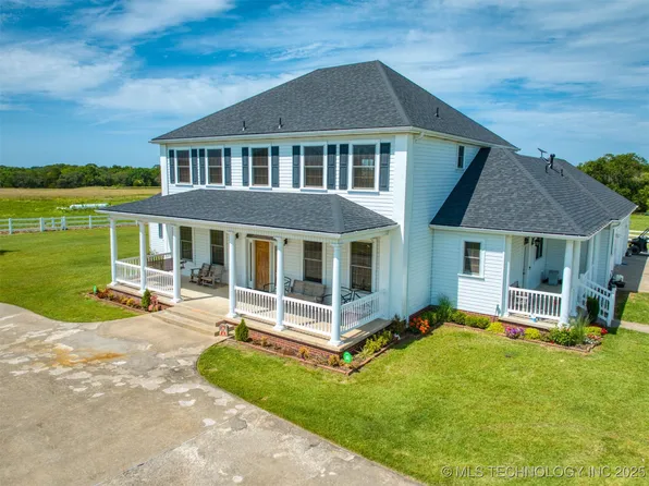 3461 N 3735th Rd, Holdenville, OK 74848