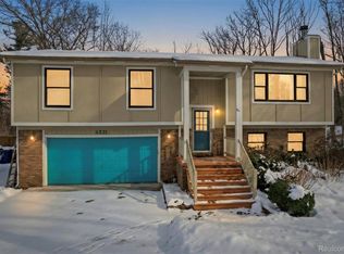 4531 Clifford Rd, Brighton, MI 48116