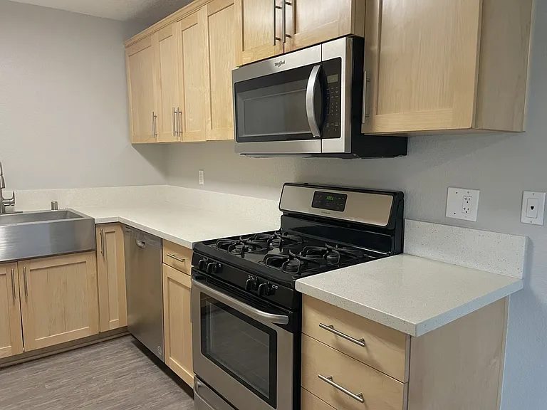 Villa Serrano Apartment Homes — Photo 51