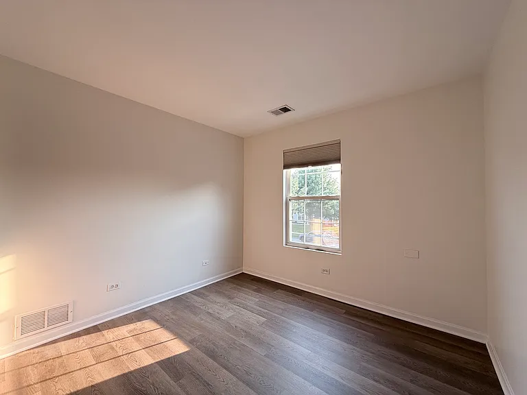 1424 Westhampton Dr — Photo 8