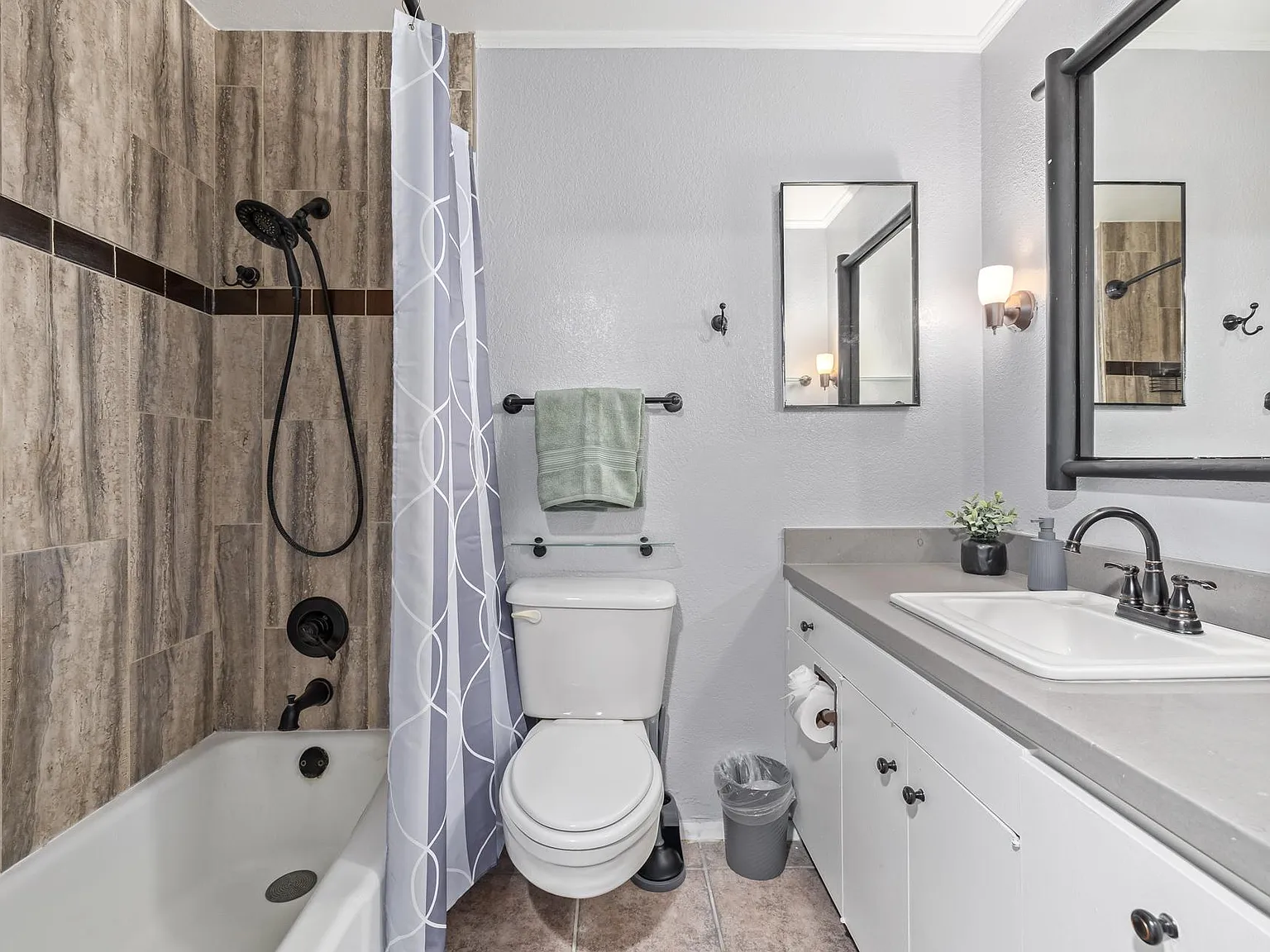 4 bed, 3.0 bath, 1650 sqft, $754 — Photo 4