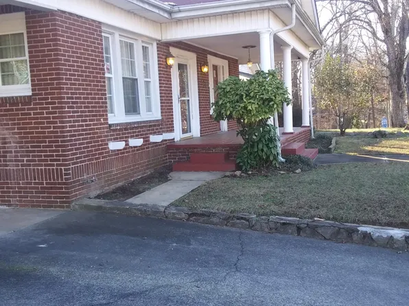 104 E 28th St, Winston Salem, NC 27105