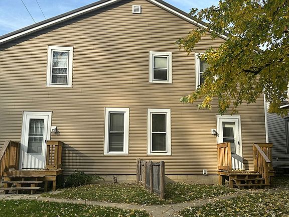 2nd image of 401-403 E 9th St #401