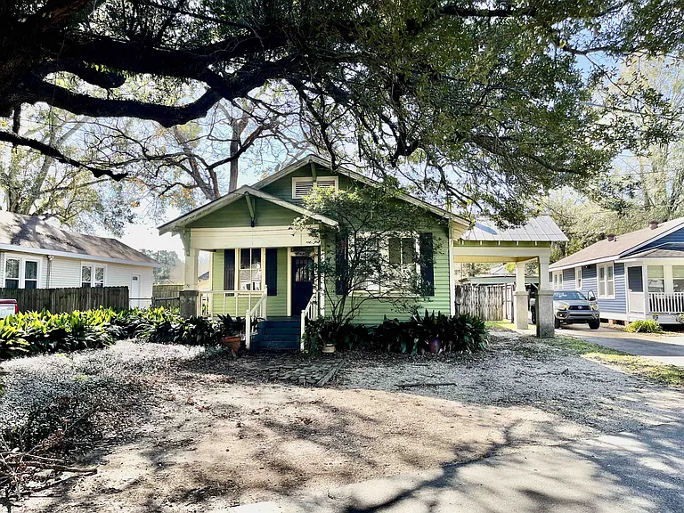 2090 Broussard St — Photo 12