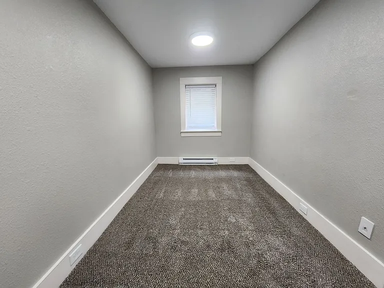 Florence Apartments — Photo 31