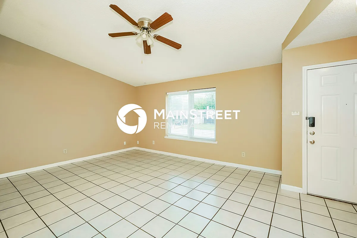 Living Room - 728 Poe St