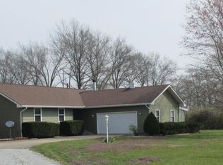 1542 Seahorse Ln, Carbondale, IL 62901