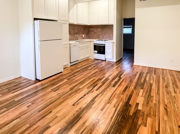 700 Woodlawn Ave #2