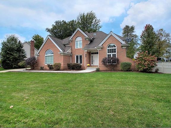 3rd image of 1003 S Chinaberry Cir