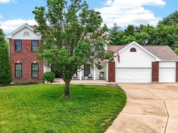 612 Royal Pine Ct, Lake Saint Louis, MO 63367