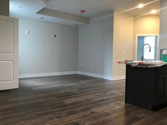 4th image of 1229 N Franklin St #4B