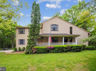 7663 Paradise Beach Rd, Pasadena, MD 21122