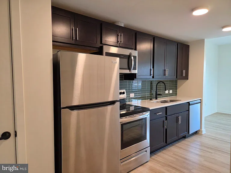 102 Hanover St #302 — Photo 5