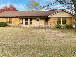 728 S 1st St, Hewitt, TX 76643