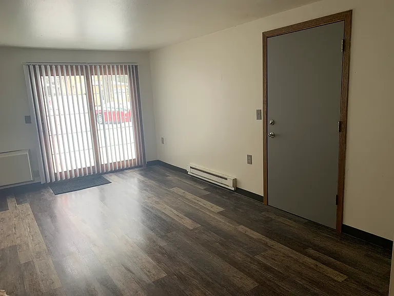 930 Iowa Ave #8 — Photo 3