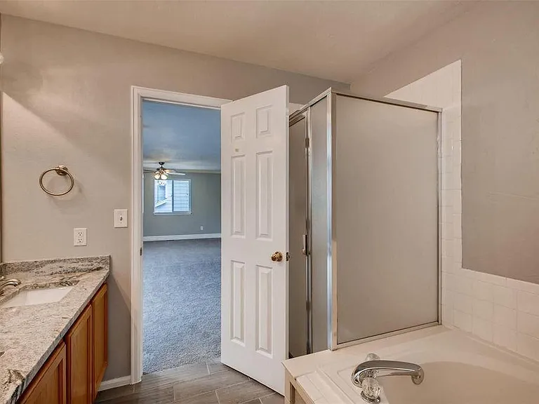 4555 Hunterwood Dr — Photo 9