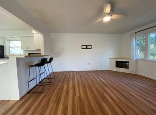 2 Hammond Dr #B, Wilton, NY 12831