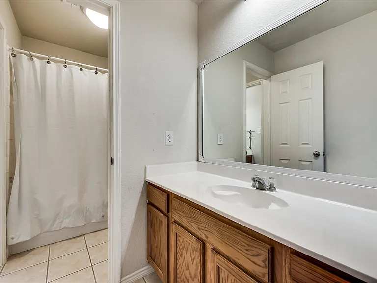 2431 Fieldcrest Dr — Photo 13