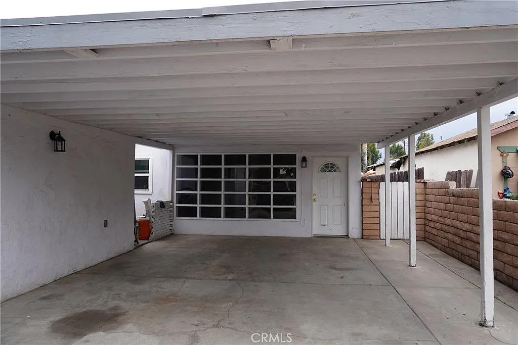 2 bed, 650 sqft, $2,375 — Photo 3