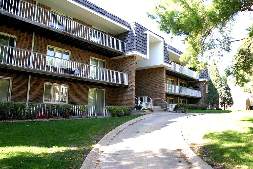 6300 York Apartments, LLC — Photo 2