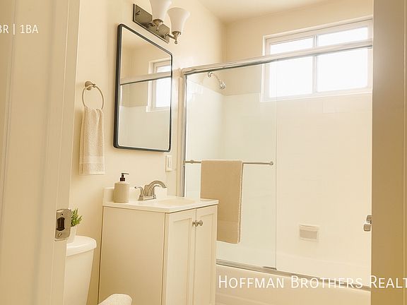 4th image of 3648 Westwood Blvd #1