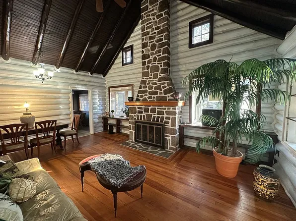 227 E Lake Blvd, Medford, NJ 08055