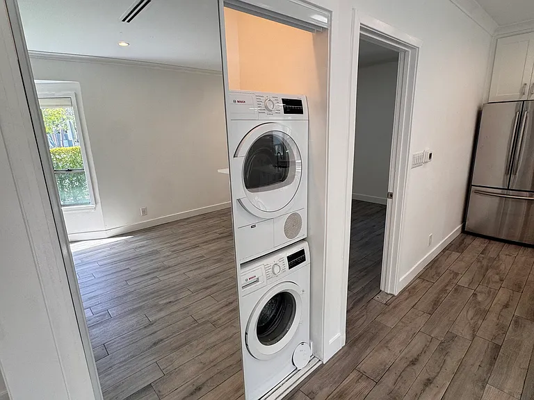 6526 San Vicente Blvd — Photo 15