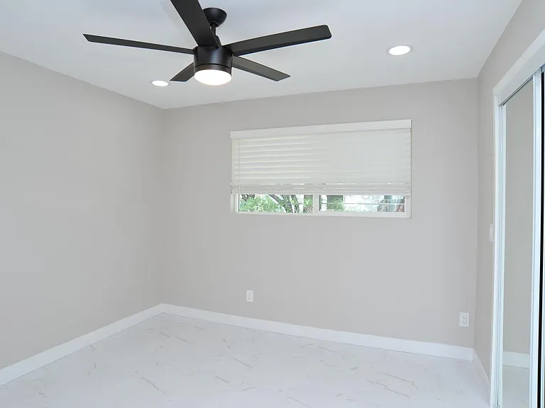 3224 E 1st St — Photo 11