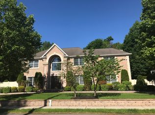 33 Orangeburgh Rd, Old Tappan, NJ 07675