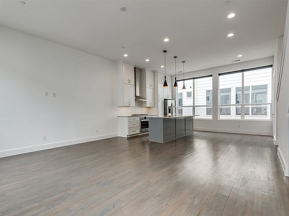 2nd image of 5927 Lindell Ave Unit 104