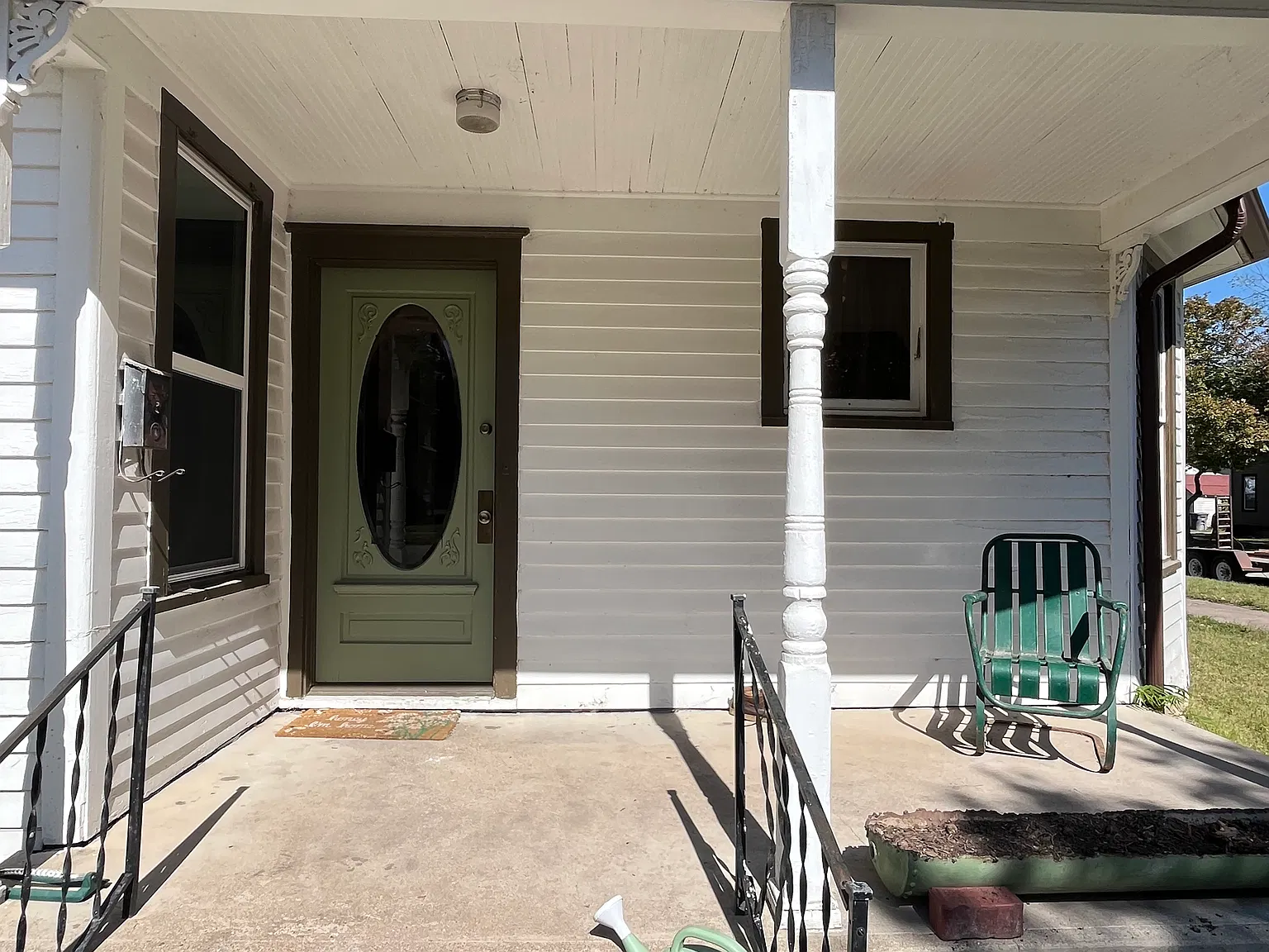 5 bed, 2000 sqft, $2,400 — Photo 2