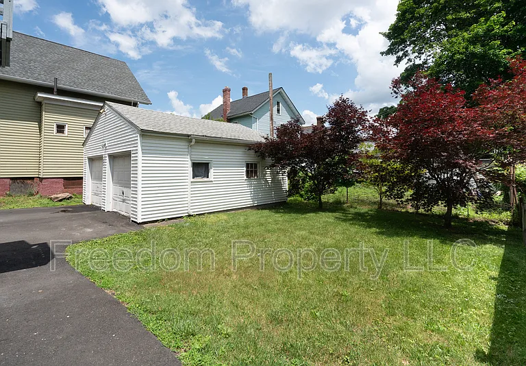 57 Germania St — Photo 4