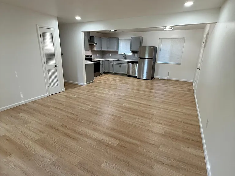 904 Ridge Dr — Photo 7
