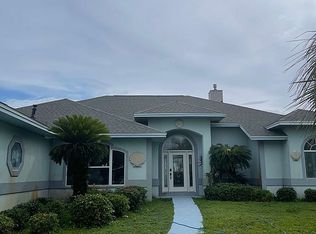 162 Shoreline Dr, Mary Esther, FL 32569