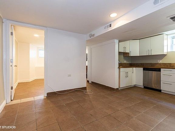 4th image of 1739 N Francisco Ave #B