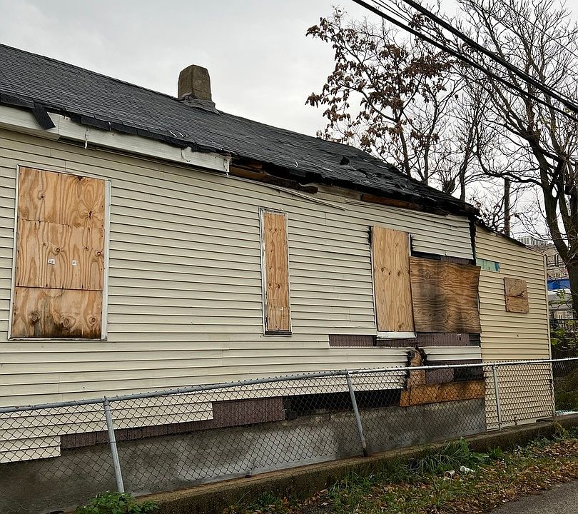 2nd image of 1544 W Washburne Ave