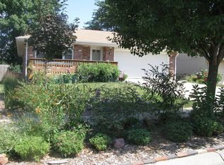 7120 Eagle Dr, Lincoln, NE 68507