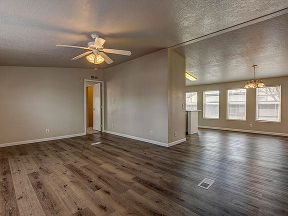 4th image of 1735 Roadrunner Ln