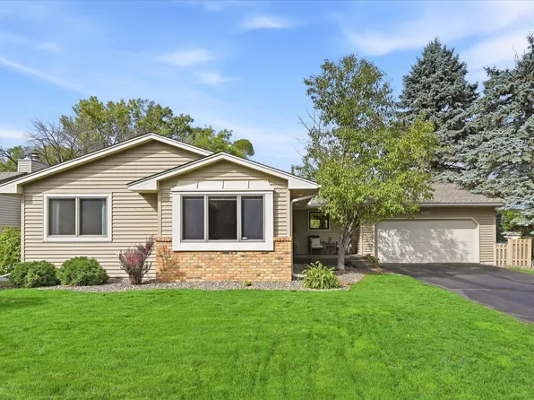 2523 Oak Ct, White Bear Lake, MN 55110