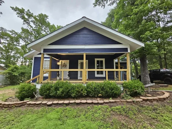 630 Worth St, Hemphill, TX 75948