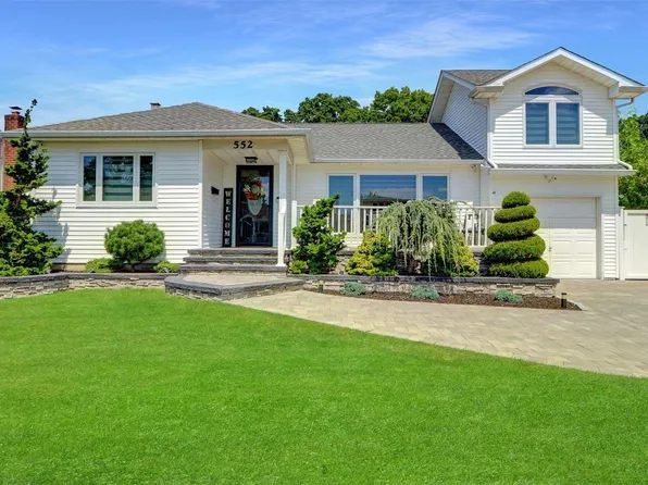 552 N Oak Street, Massapequa, NY 11758
