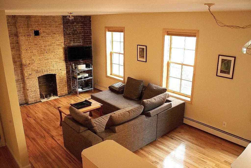 204 Front Street — Photo 1