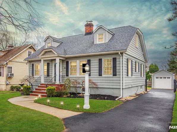 18 Saint Charles Ave, West Caldwell, NJ 07006