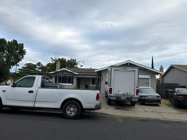 1901 Woodglen Ln, Vacaville, CA 95687