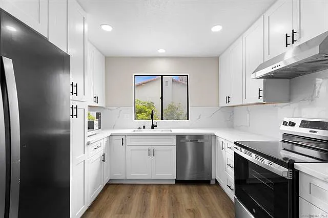 3878 La Jolla Village Dr — Photo 2