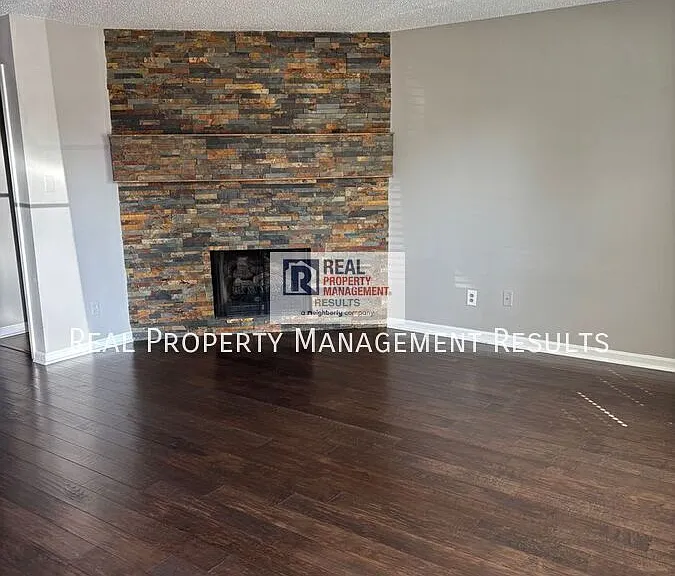 107 Olde Newburgh Dr — Photo 4