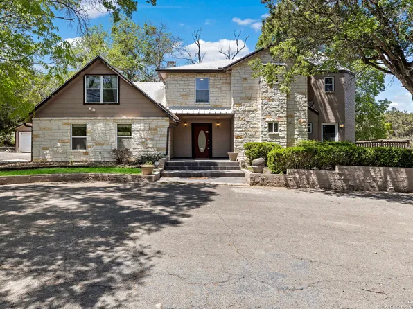 220 LARK LN, New Braunfels, TX 78132